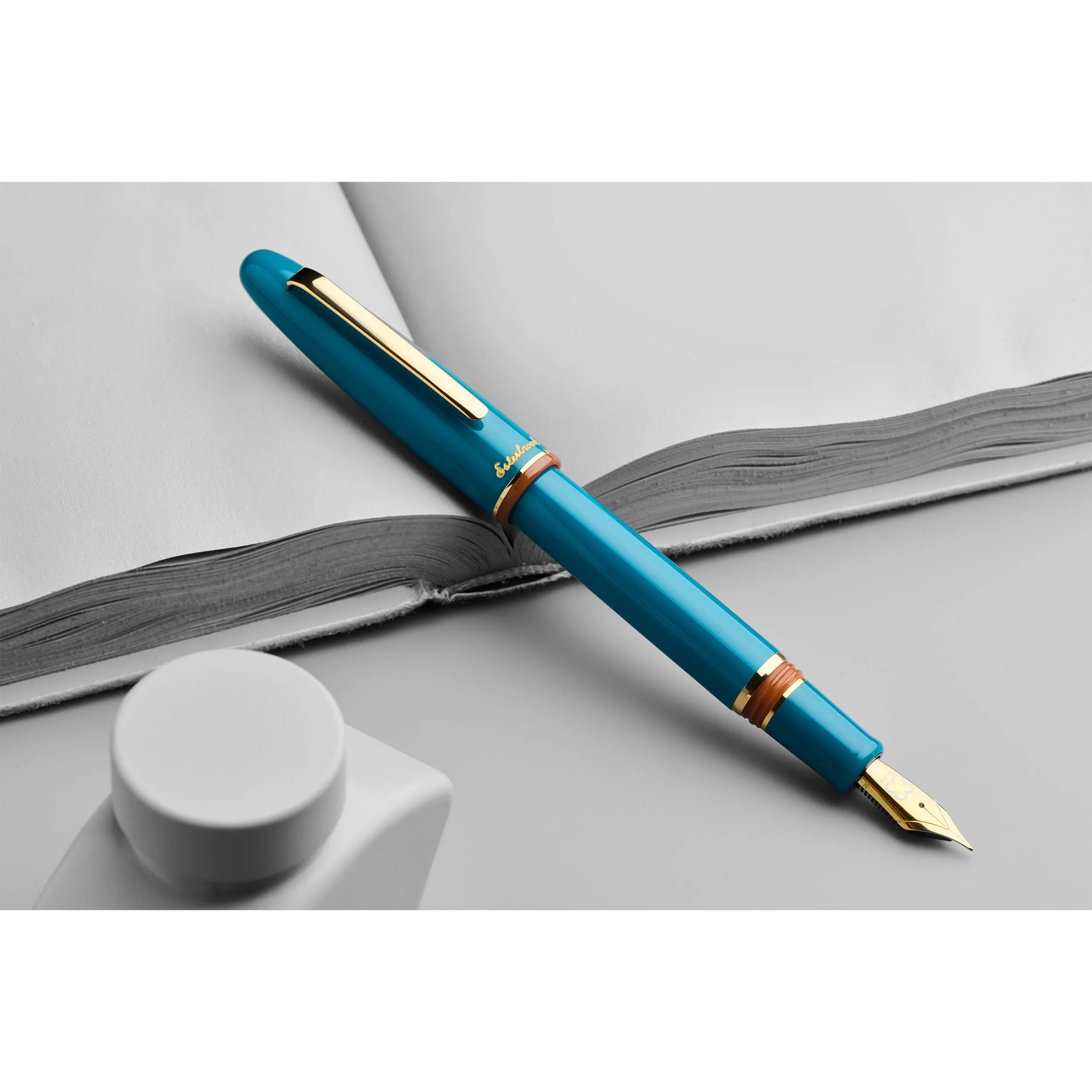 Esterbrook Estie Back to the Lands Regular Fountain Pen in Funky Lake with Gold Trim