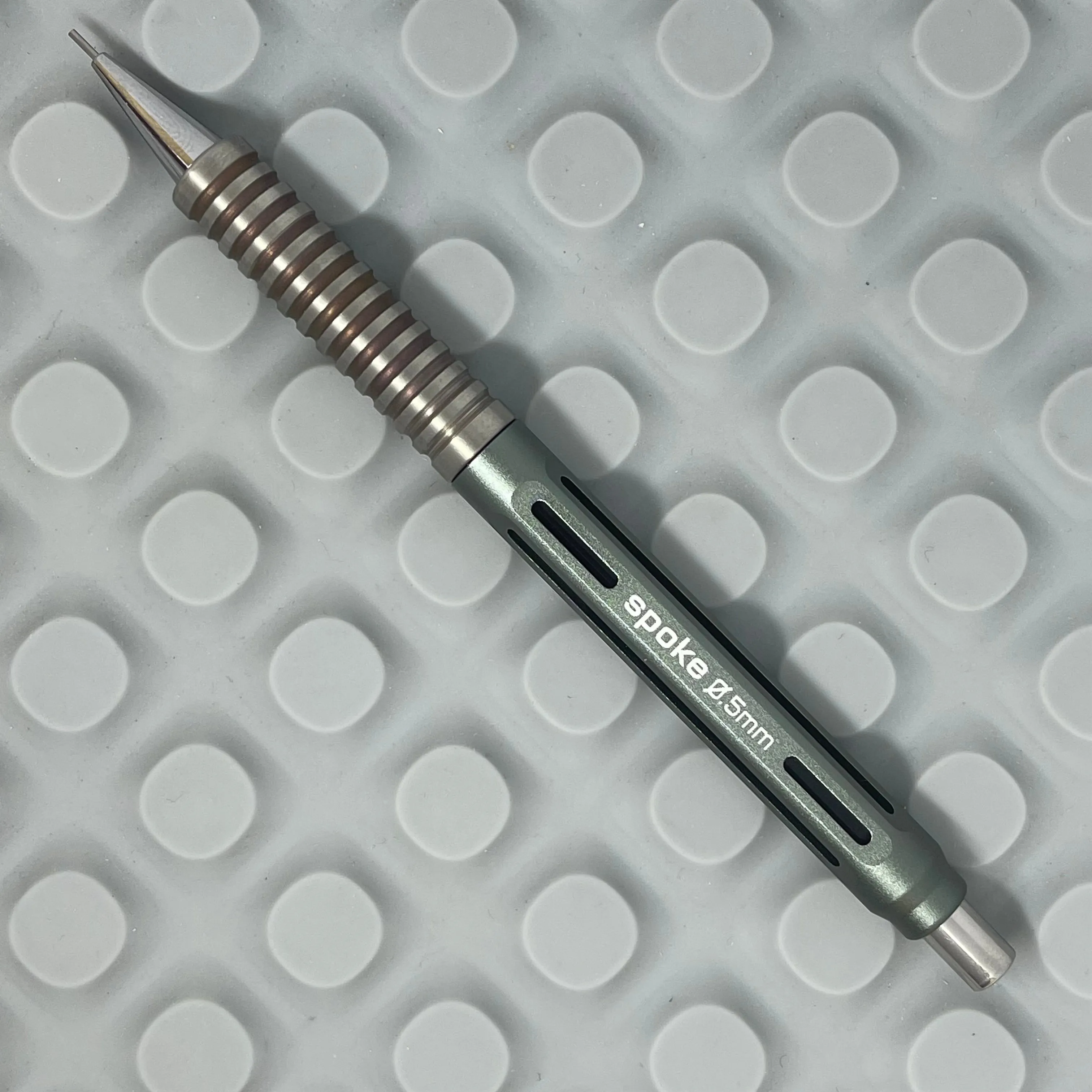 #spokehack Model 4 / Supergroove Bronze Stripe Titanium Grip