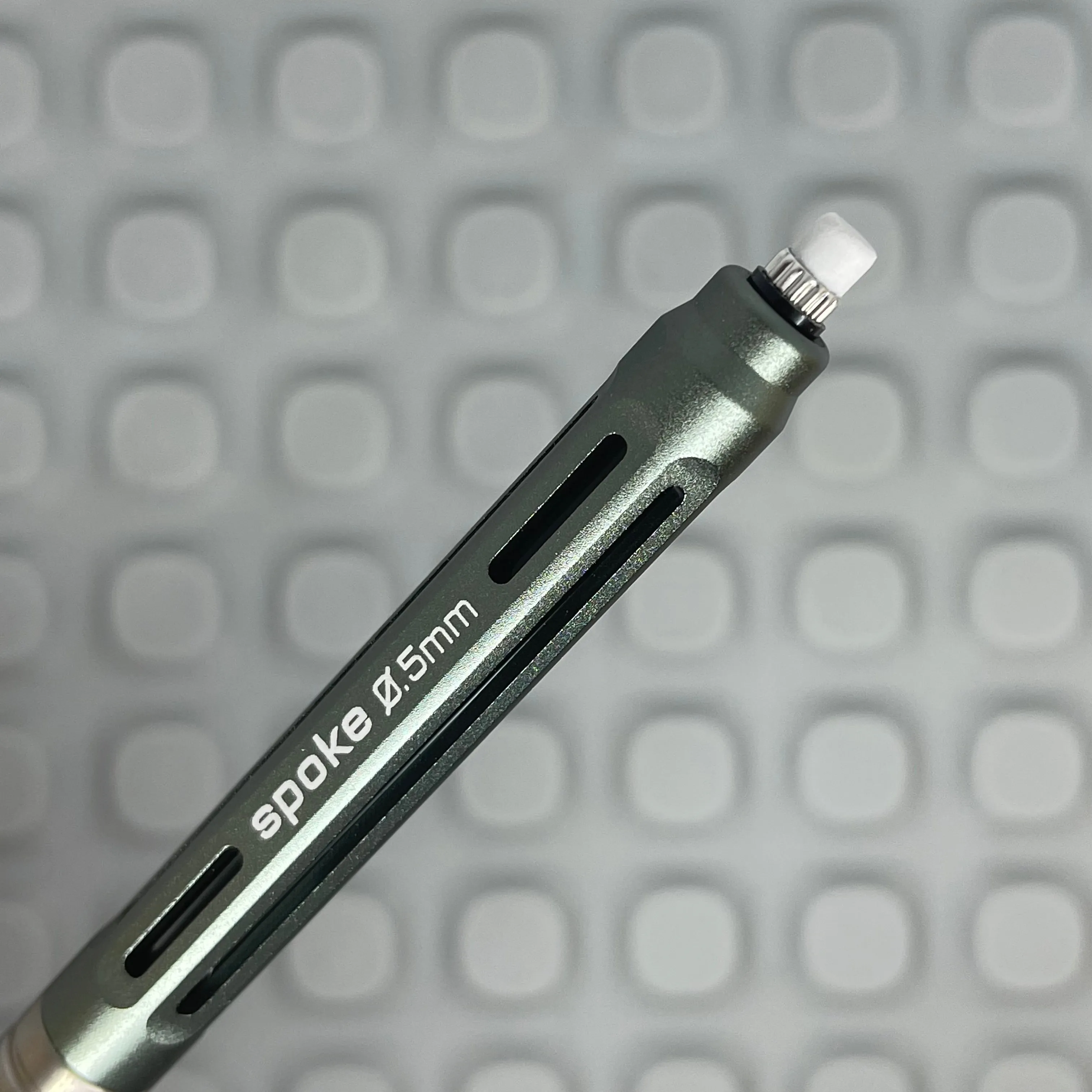 #spokehack Model 4 / Supergroove Bronze Stripe Titanium Grip