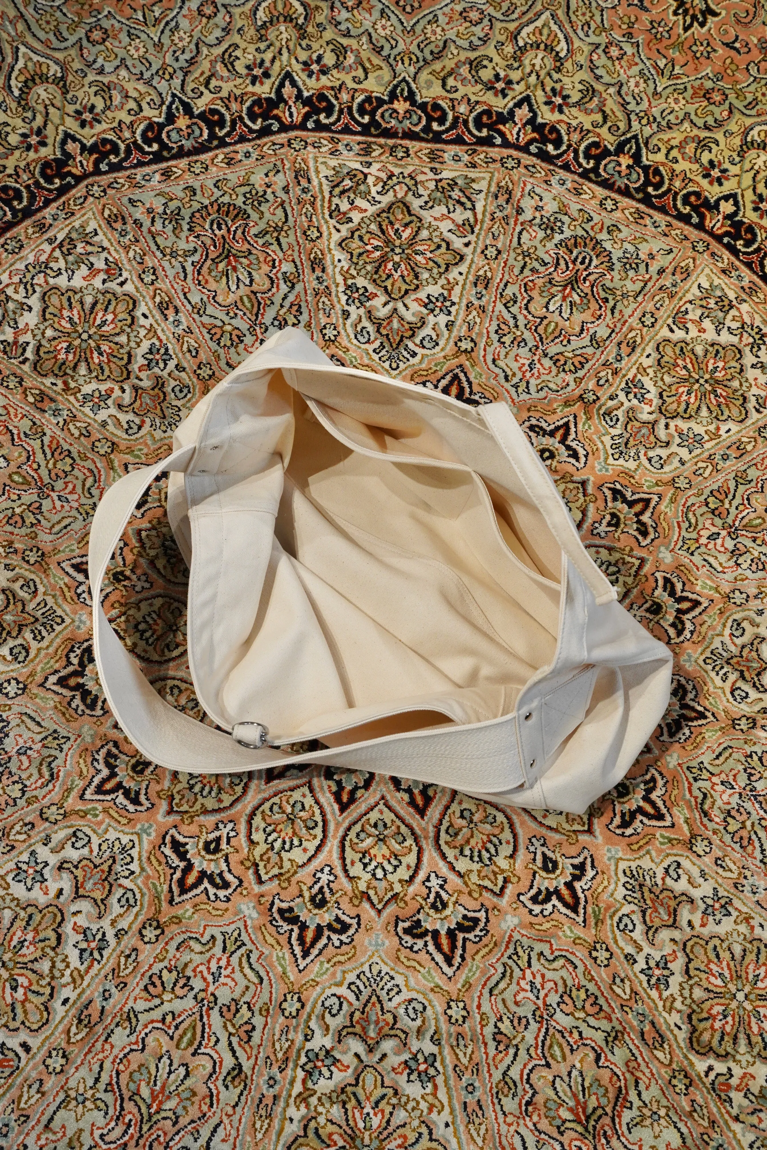 Taiga Takahashi NEWSBOY BAG (IVORY)