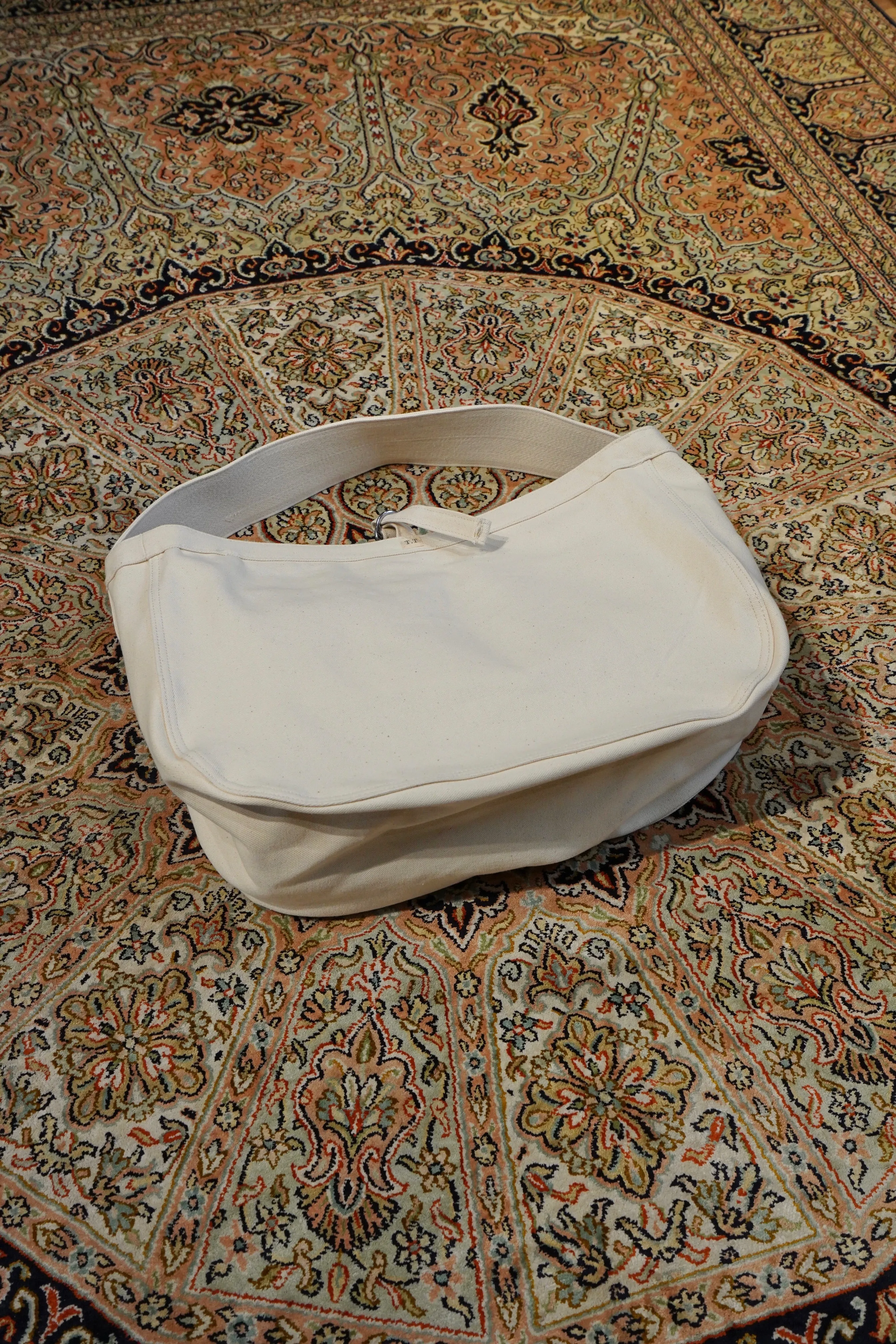 Taiga Takahashi NEWSBOY BAG (IVORY)
