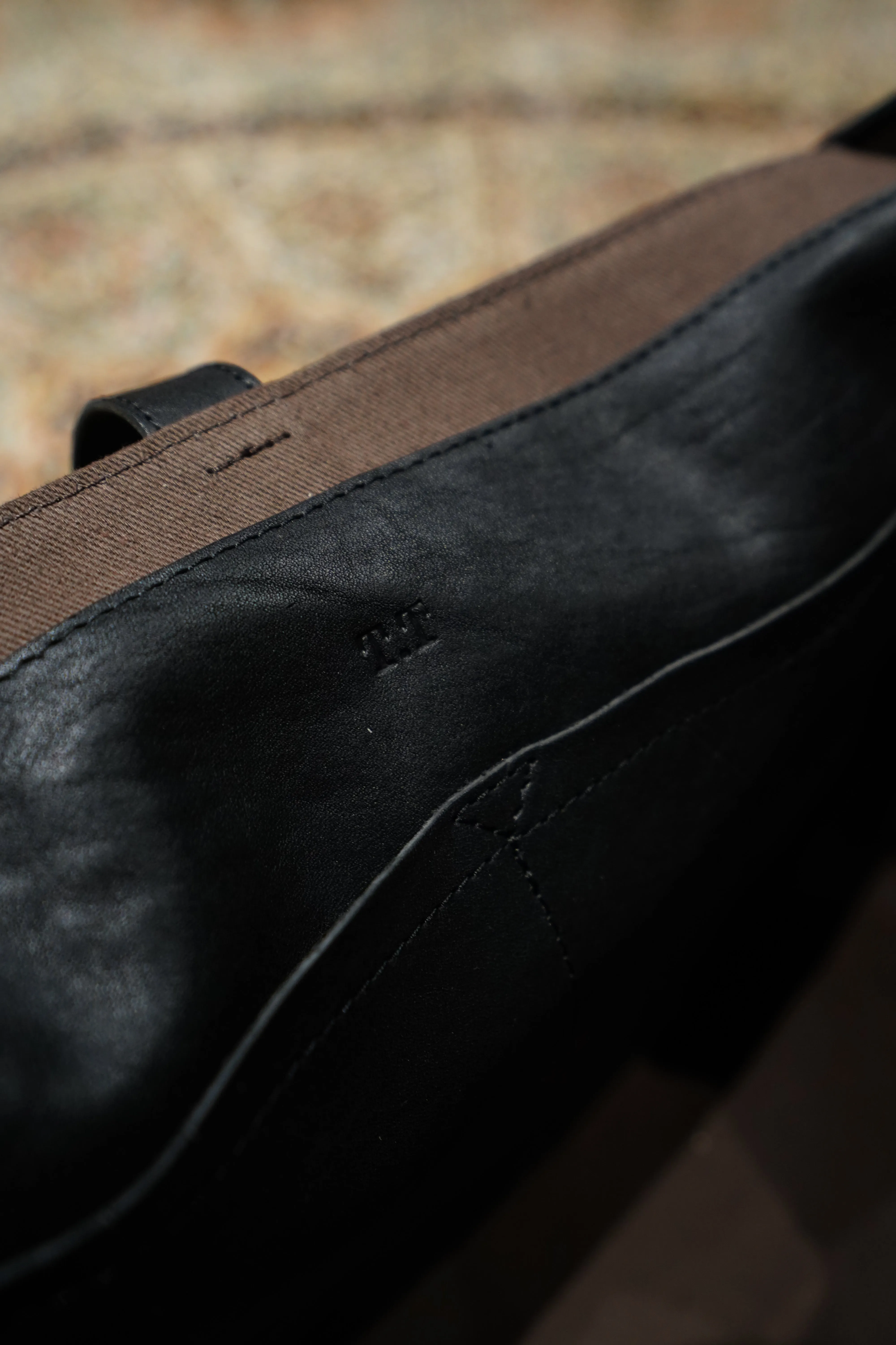Taiga Takahashi NEWSBOY BAG SMALL (BLACK LEATHER)