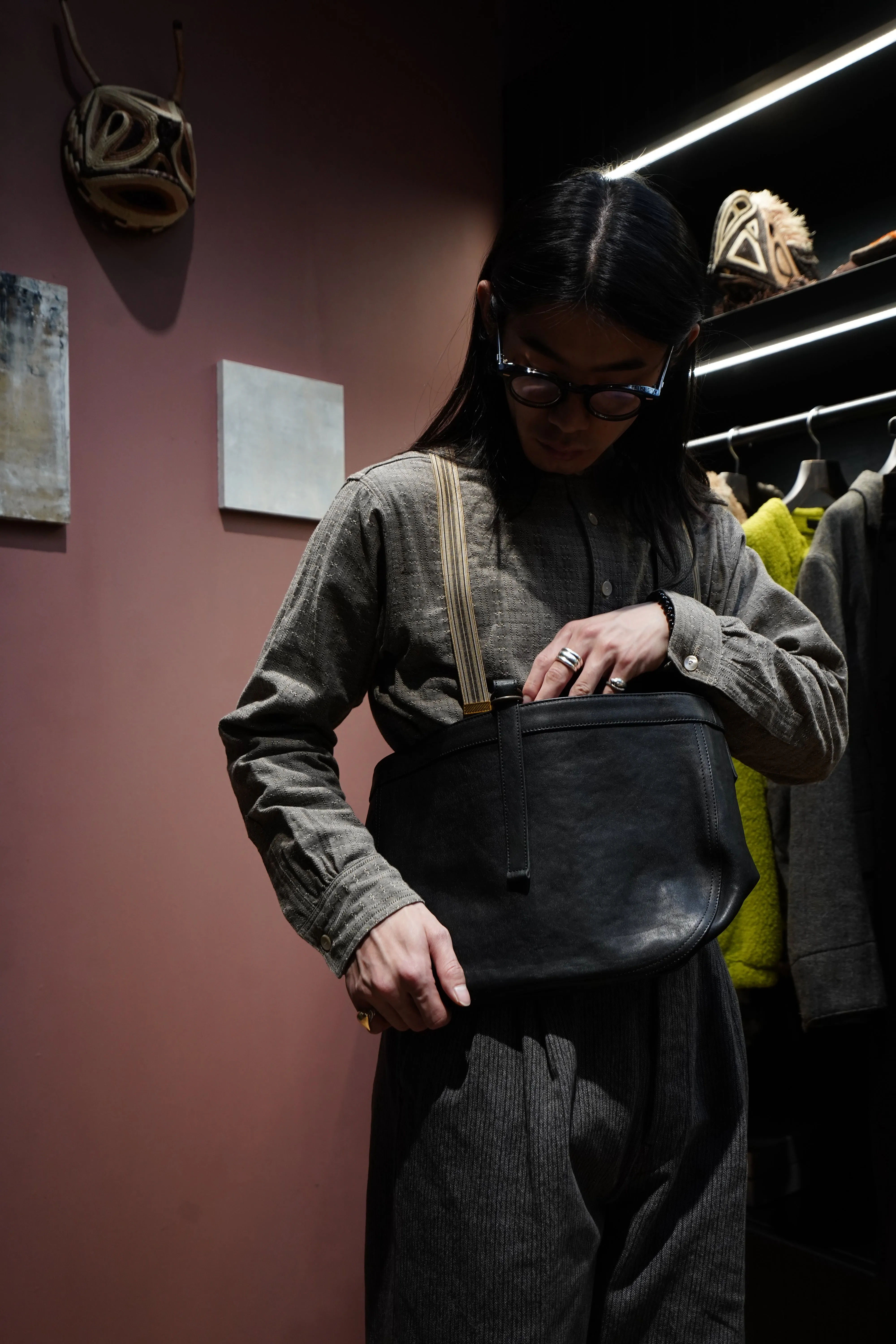 Taiga Takahashi NEWSBOY BAG SMALL (BLACK LEATHER)